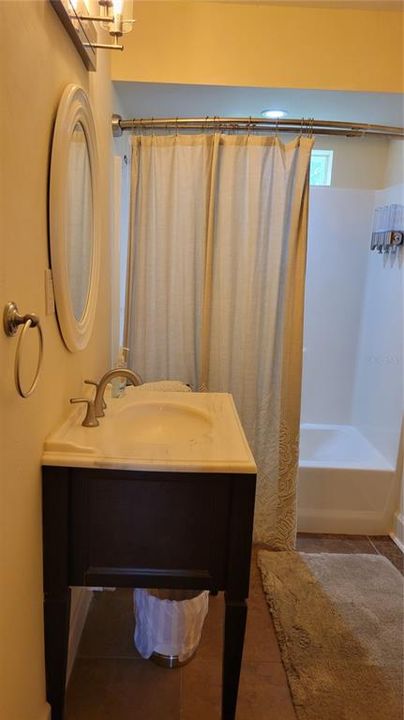 For Rent: $4,800 (2 beds, 1 baths, 1300 Square Feet)