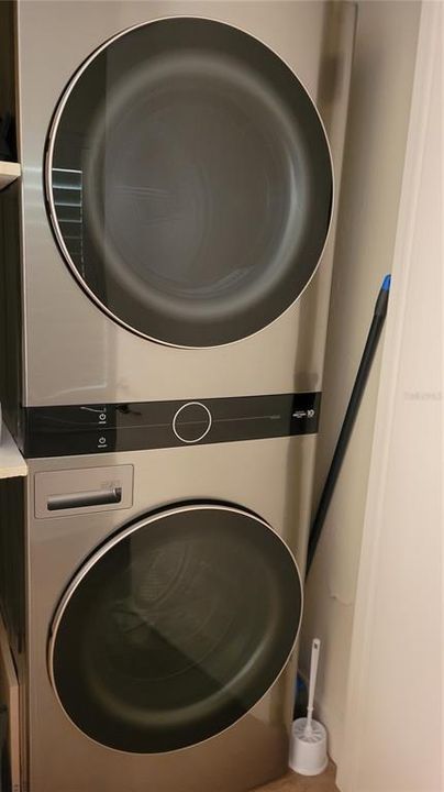 For Rent: $4,800 (2 beds, 1 baths, 1300 Square Feet)