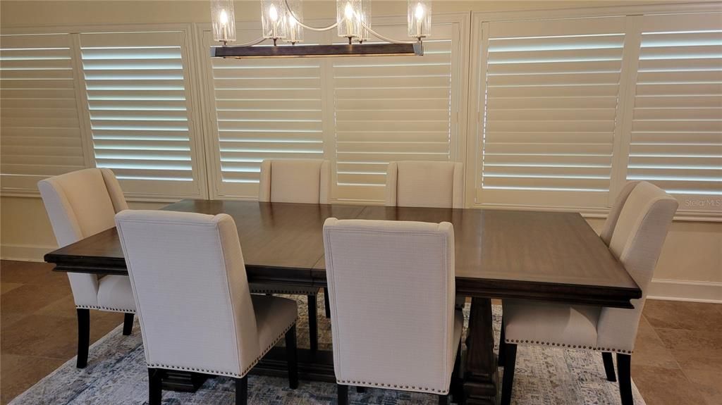 For Rent: $4,800 (2 beds, 1 baths, 1300 Square Feet)