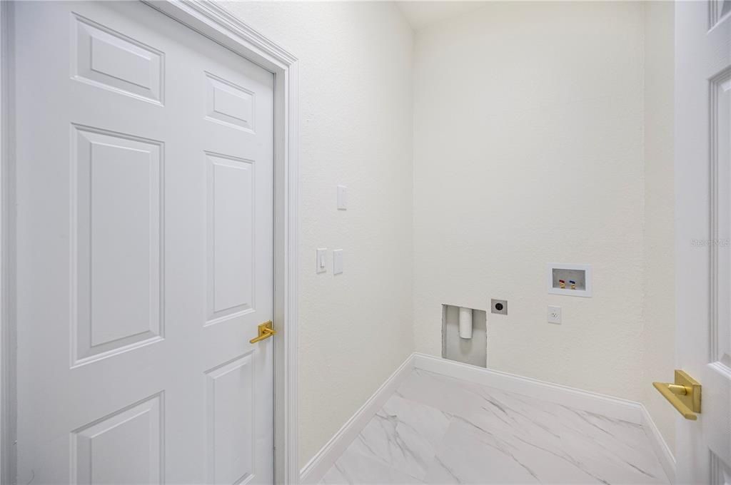 For Sale: $497,990 (4 beds, 2 baths, 2202 Square Feet)