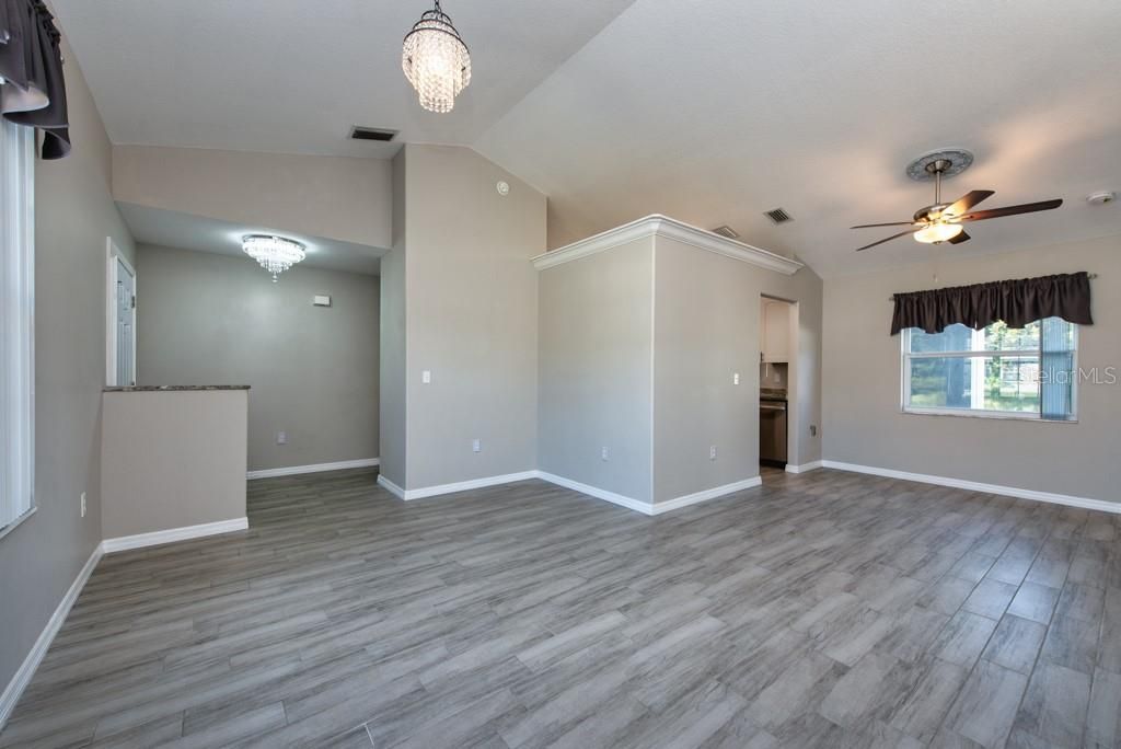 待售: $435,000 (3 贝兹, 2 浴室, 1697 平方英尺)