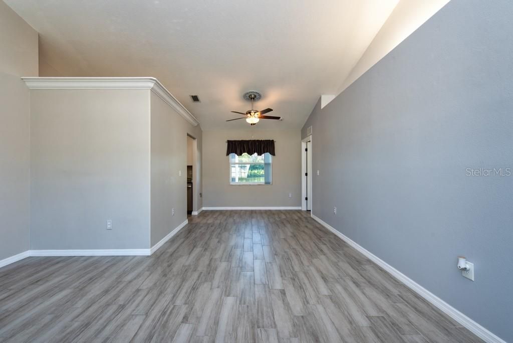 待售: $435,000 (3 贝兹, 2 浴室, 1697 平方英尺)