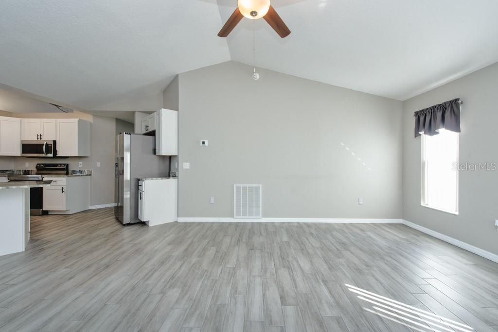 待售: $435,000 (3 贝兹, 2 浴室, 1697 平方英尺)