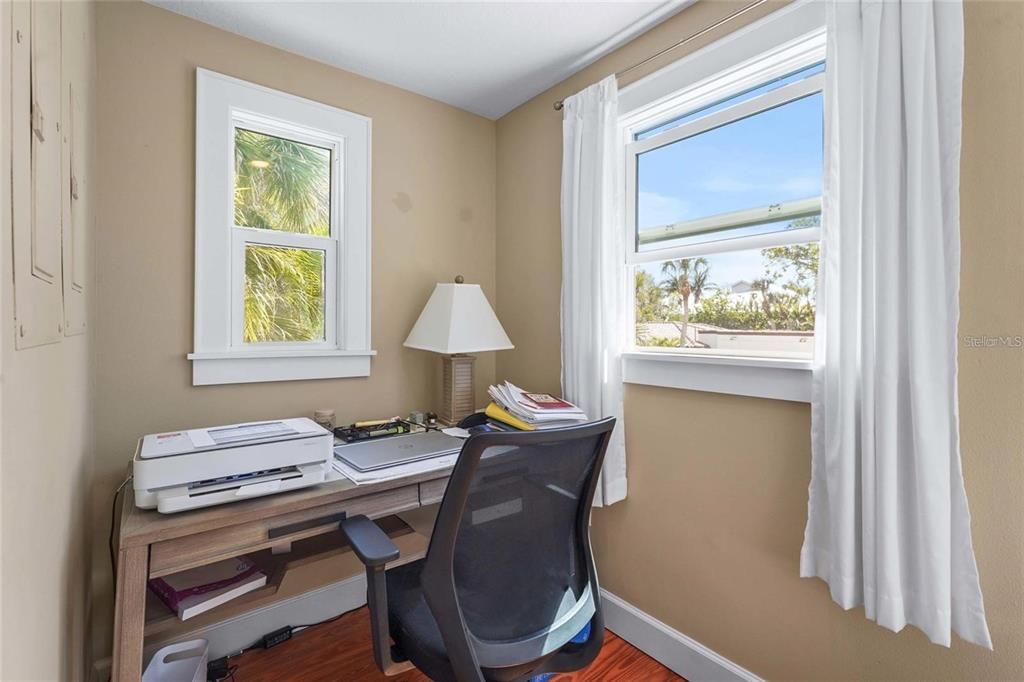 For Sale: $1,575,000 (3 beds, 3 baths, 2214 Square Feet)