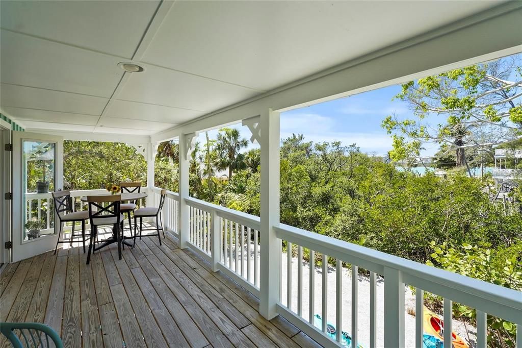 For Sale: $1,575,000 (3 beds, 3 baths, 2214 Square Feet)