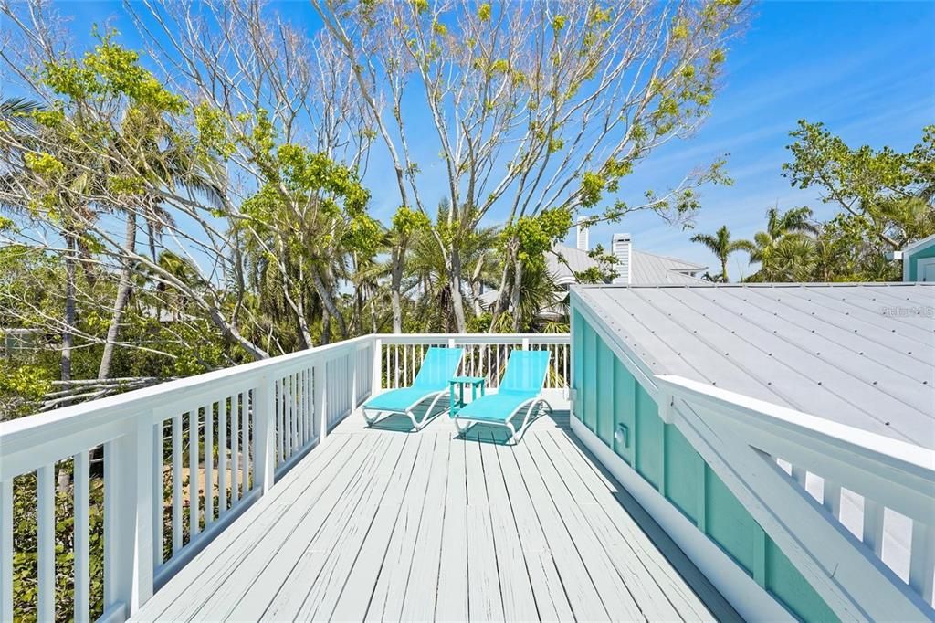 For Sale: $1,575,000 (3 beds, 3 baths, 2214 Square Feet)