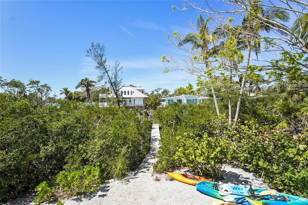 For Sale: $1,575,000 (3 beds, 3 baths, 2214 Square Feet)