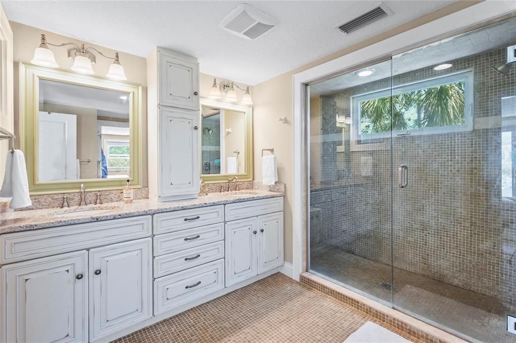 For Sale: $1,575,000 (3 beds, 3 baths, 2214 Square Feet)