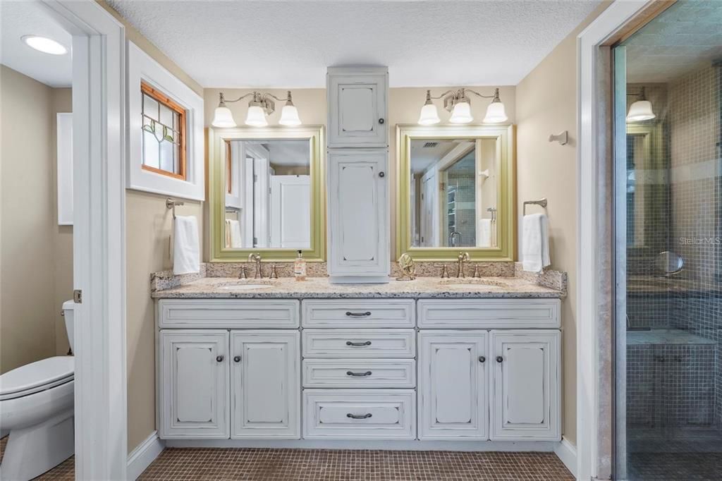 For Sale: $1,575,000 (3 beds, 3 baths, 2214 Square Feet)