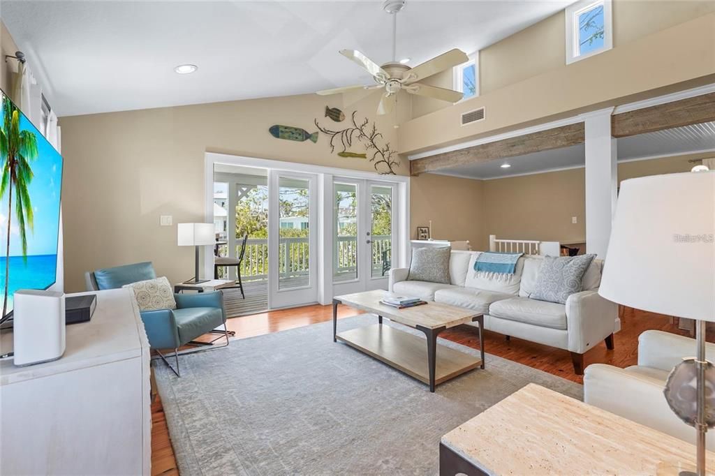 For Sale: $1,575,000 (3 beds, 3 baths, 2214 Square Feet)