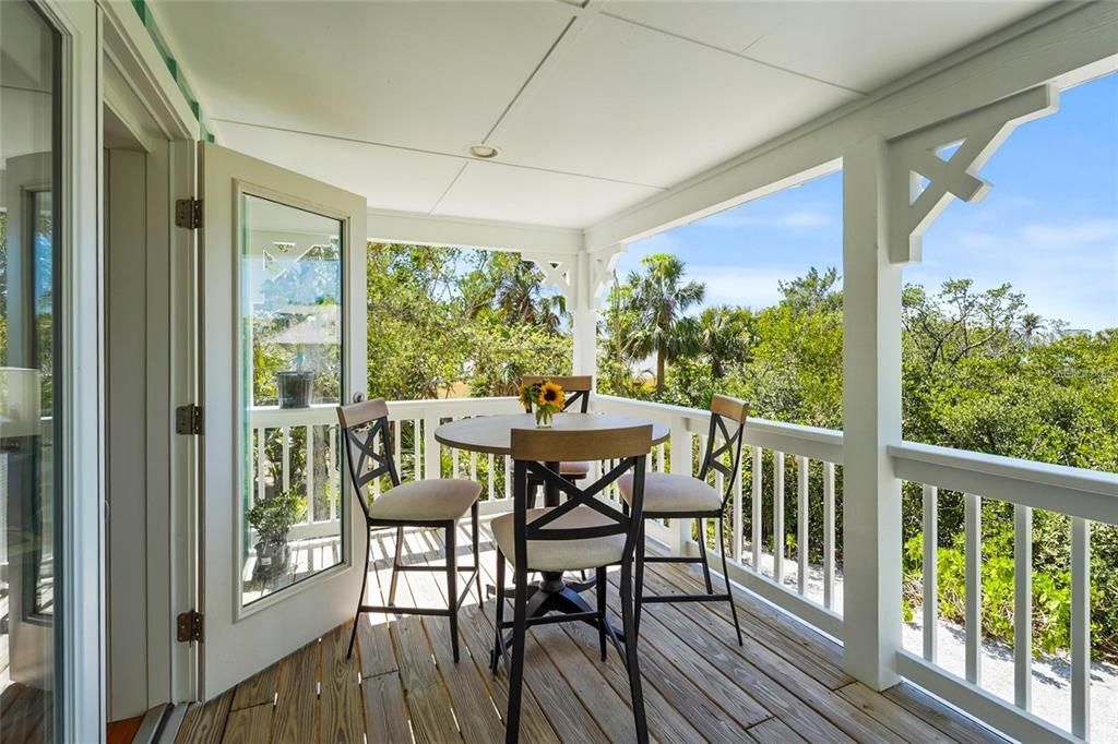 For Sale: $1,575,000 (3 beds, 3 baths, 2214 Square Feet)