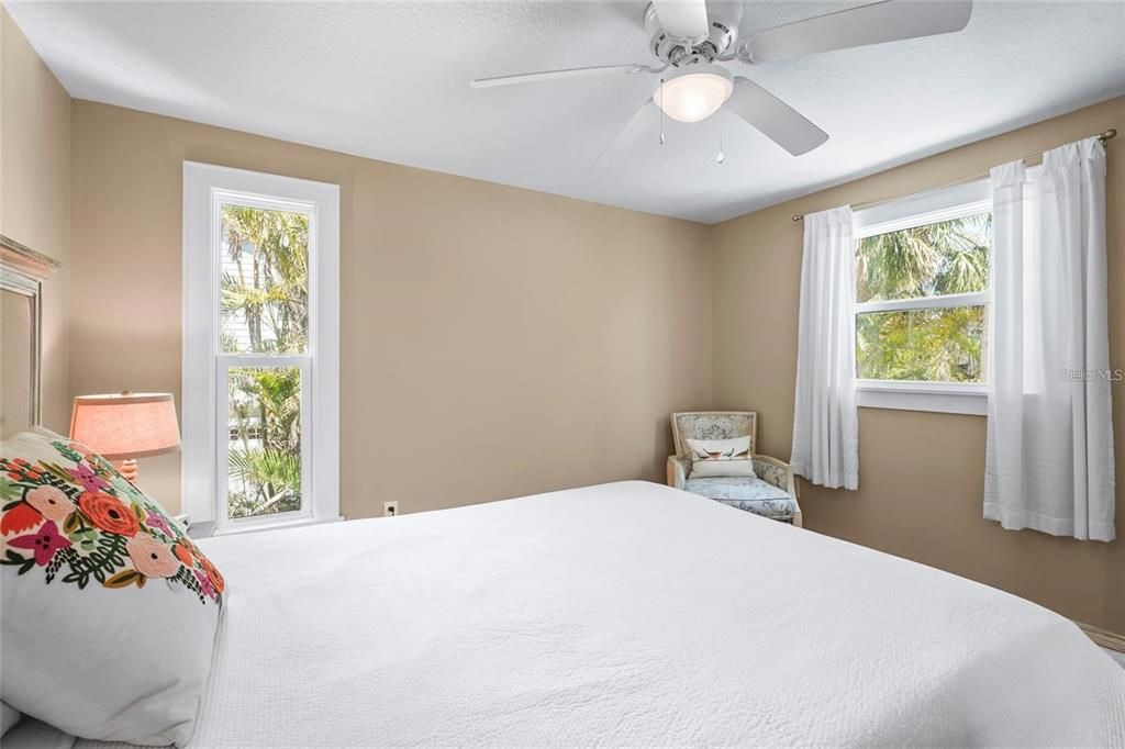 For Sale: $1,575,000 (3 beds, 3 baths, 2214 Square Feet)