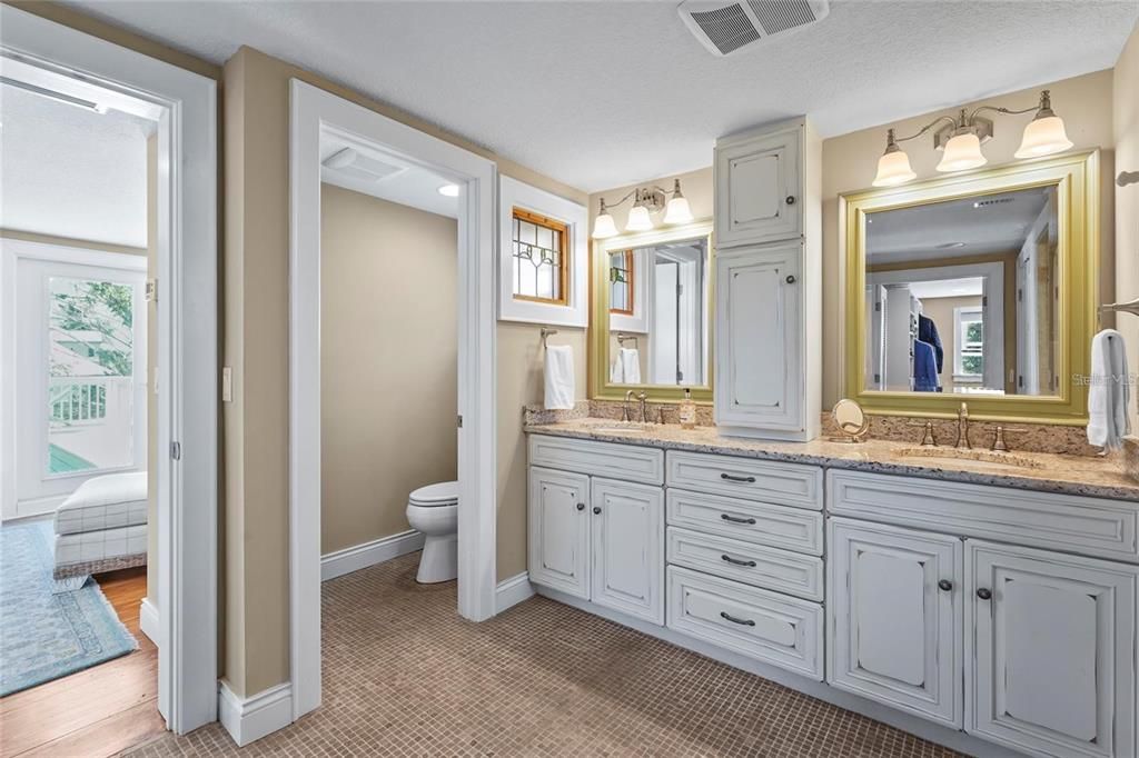 For Sale: $1,575,000 (3 beds, 3 baths, 2214 Square Feet)