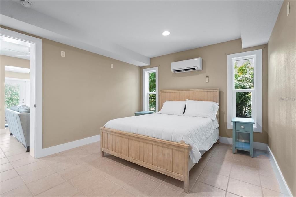 For Sale: $1,575,000 (3 beds, 3 baths, 2214 Square Feet)