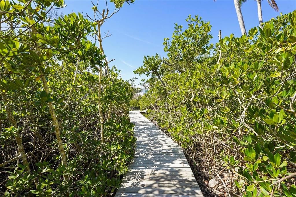 For Sale: $1,575,000 (3 beds, 3 baths, 2214 Square Feet)