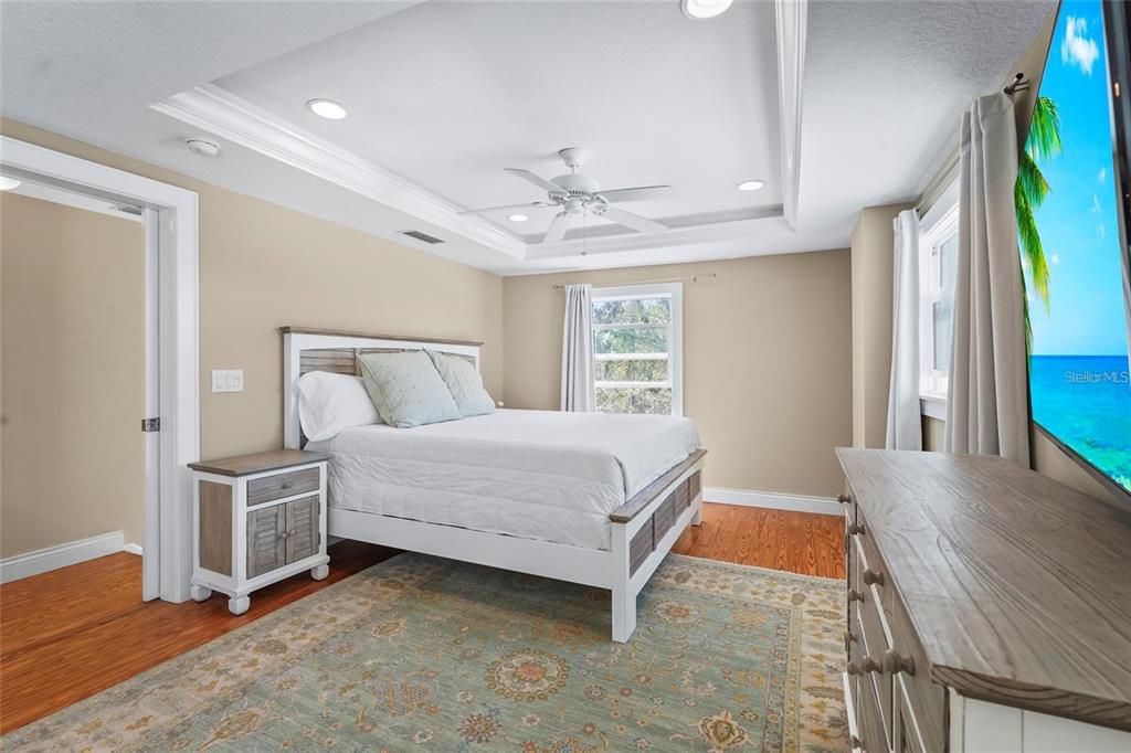 For Sale: $1,575,000 (3 beds, 3 baths, 2214 Square Feet)