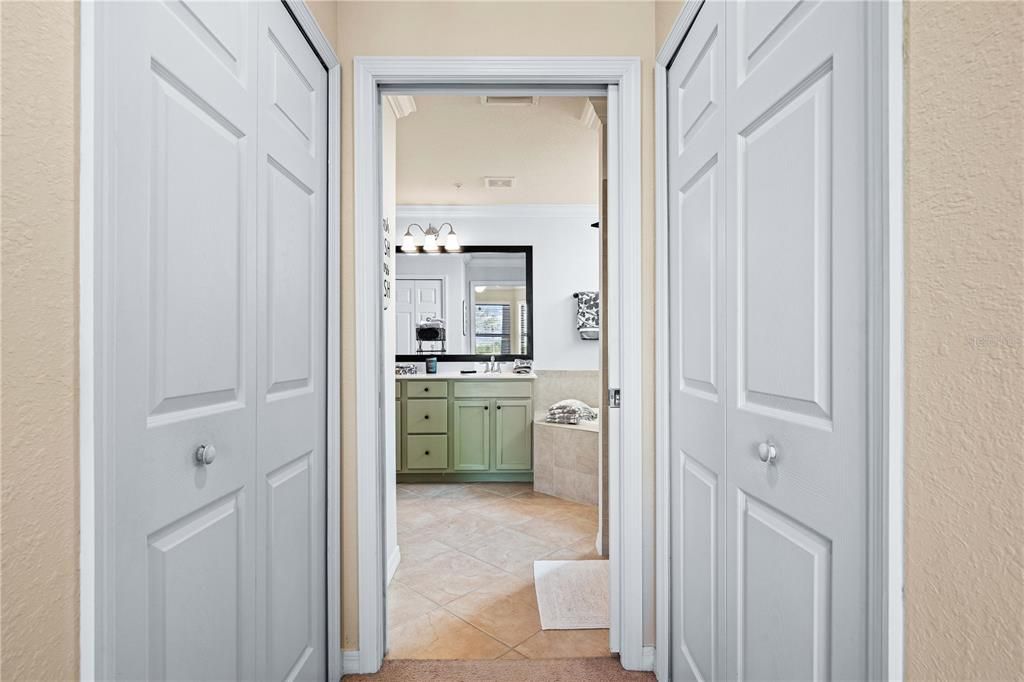 For Sale: $385,000 (2 beds, 2 baths, 1716 Square Feet)