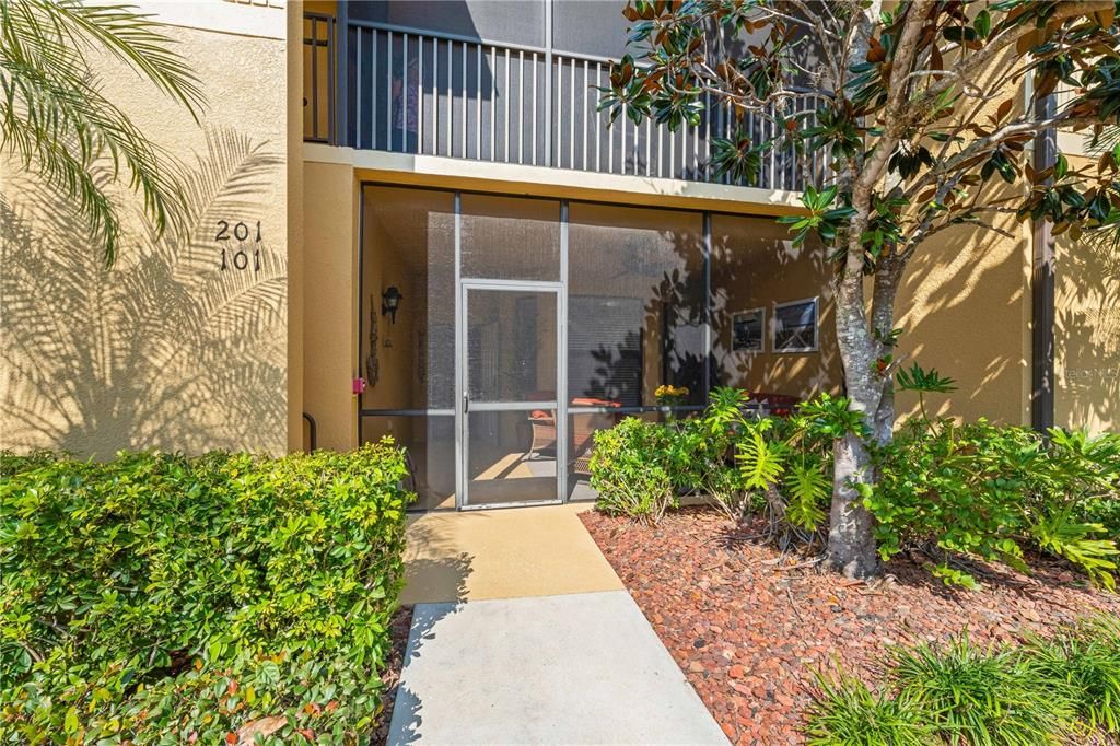 For Sale: $385,000 (2 beds, 2 baths, 1716 Square Feet)