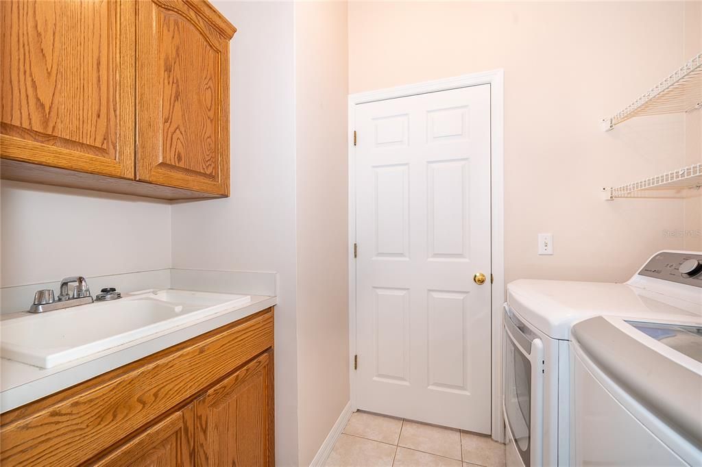 For Sale: $399,000 (4 beds, 2 baths, 2198 Square Feet)