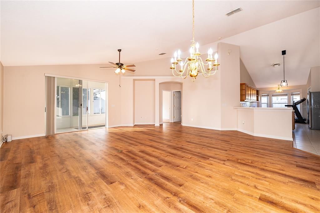 For Sale: $399,000 (4 beds, 2 baths, 2198 Square Feet)