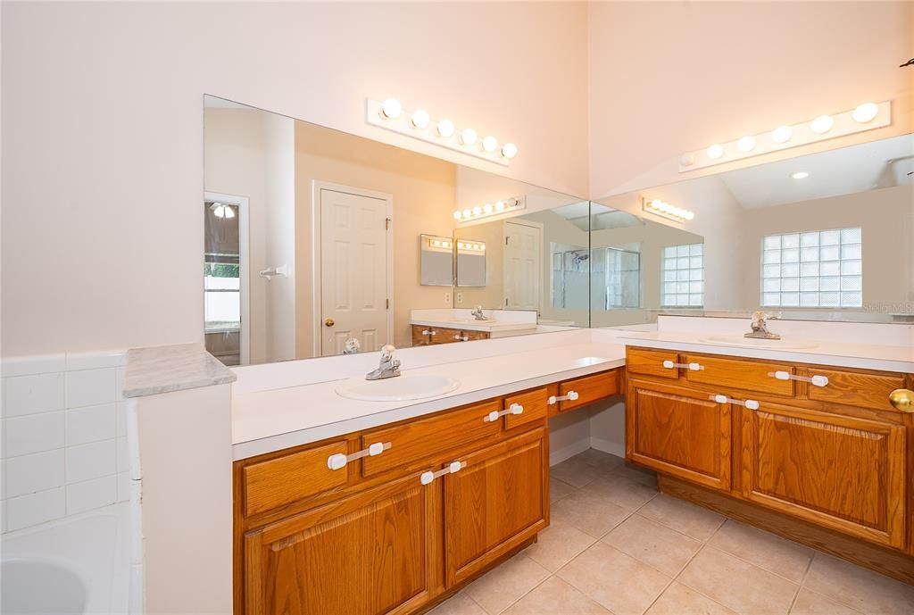 For Sale: $399,000 (4 beds, 2 baths, 2198 Square Feet)