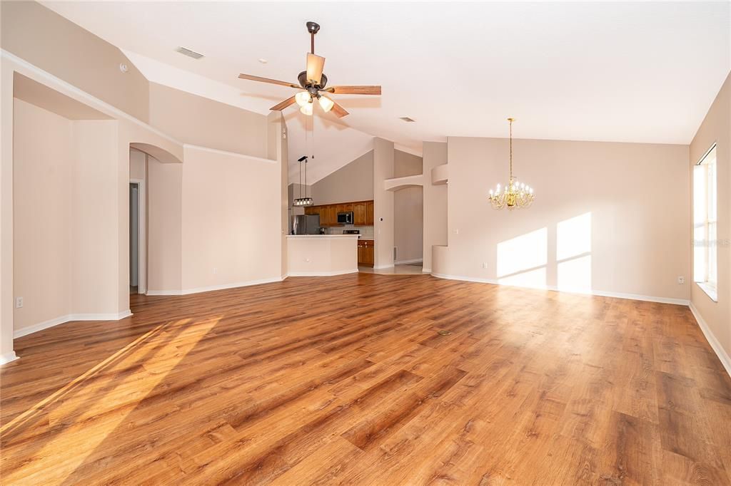 For Sale: $399,000 (4 beds, 2 baths, 2198 Square Feet)