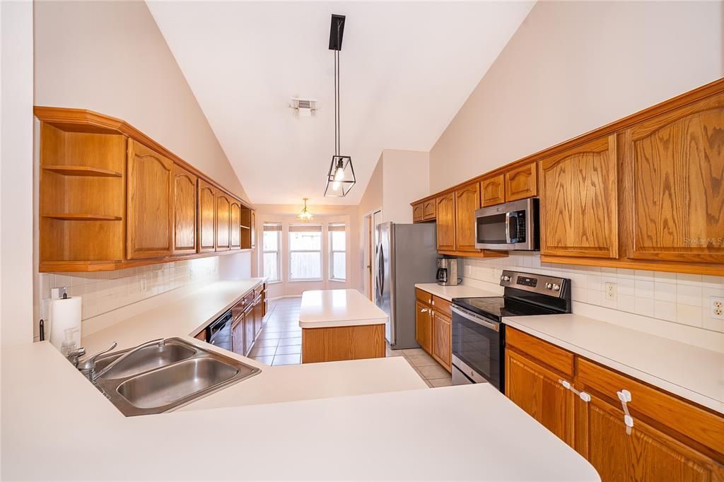 For Sale: $399,000 (4 beds, 2 baths, 2198 Square Feet)