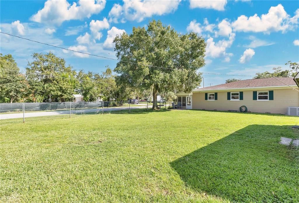 Active With Contract: $315,000 (2 beds, 1 baths, 1338 Square Feet)