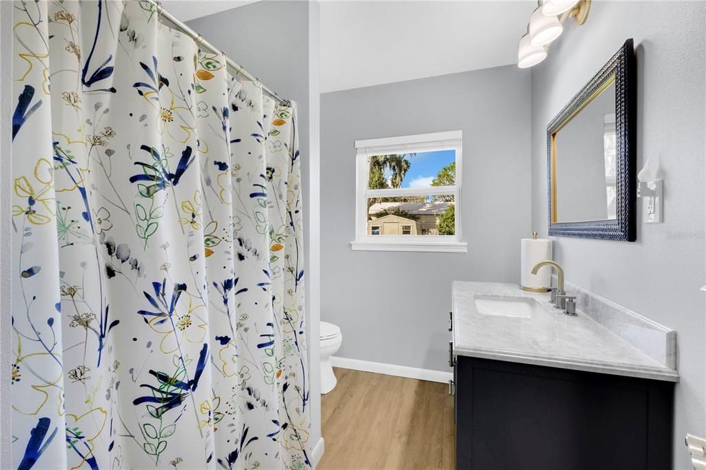 Active With Contract: $315,000 (2 beds, 1 baths, 1338 Square Feet)