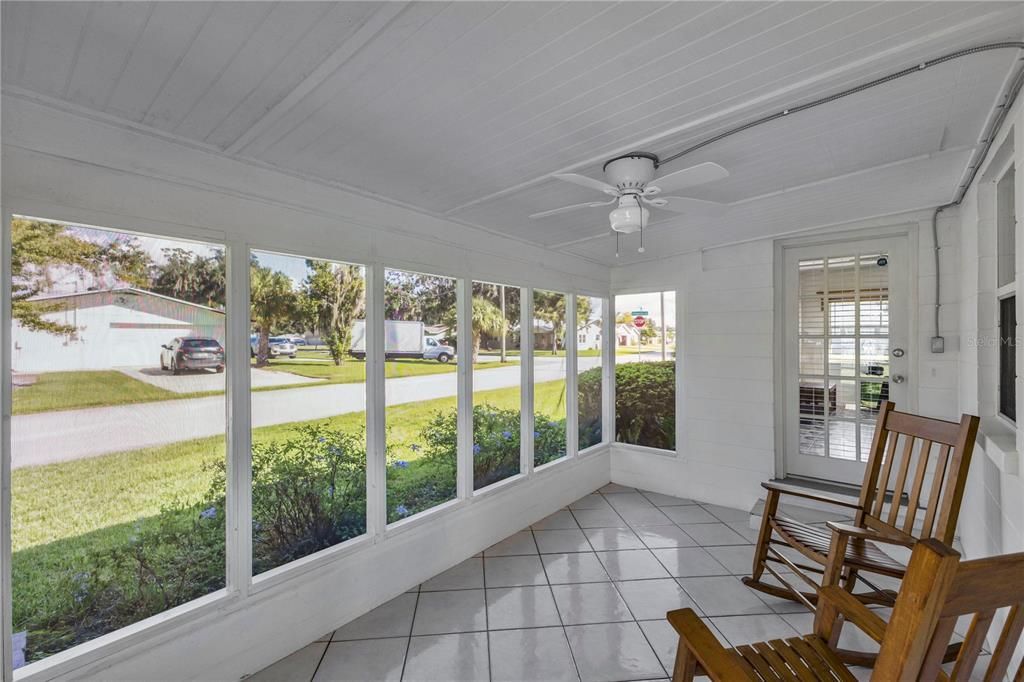 Active With Contract: $315,000 (2 beds, 1 baths, 1338 Square Feet)