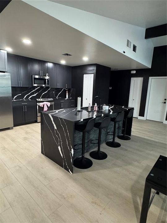 Active With Contract: $340,000 (3 beds, 2 baths, 1413 Square Feet)