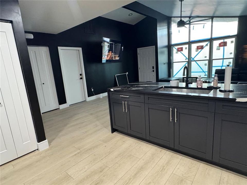 Active With Contract: $340,000 (3 beds, 2 baths, 1413 Square Feet)