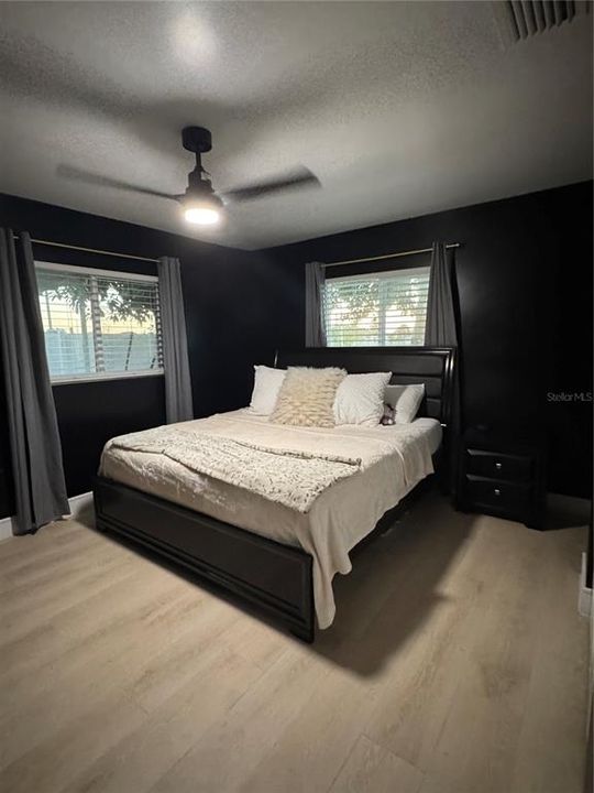 Active With Contract: $340,000 (3 beds, 2 baths, 1413 Square Feet)