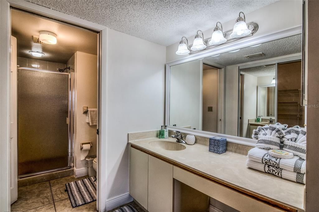 For Sale: $265,000 (2 beds, 2 baths, 1174 Square Feet)