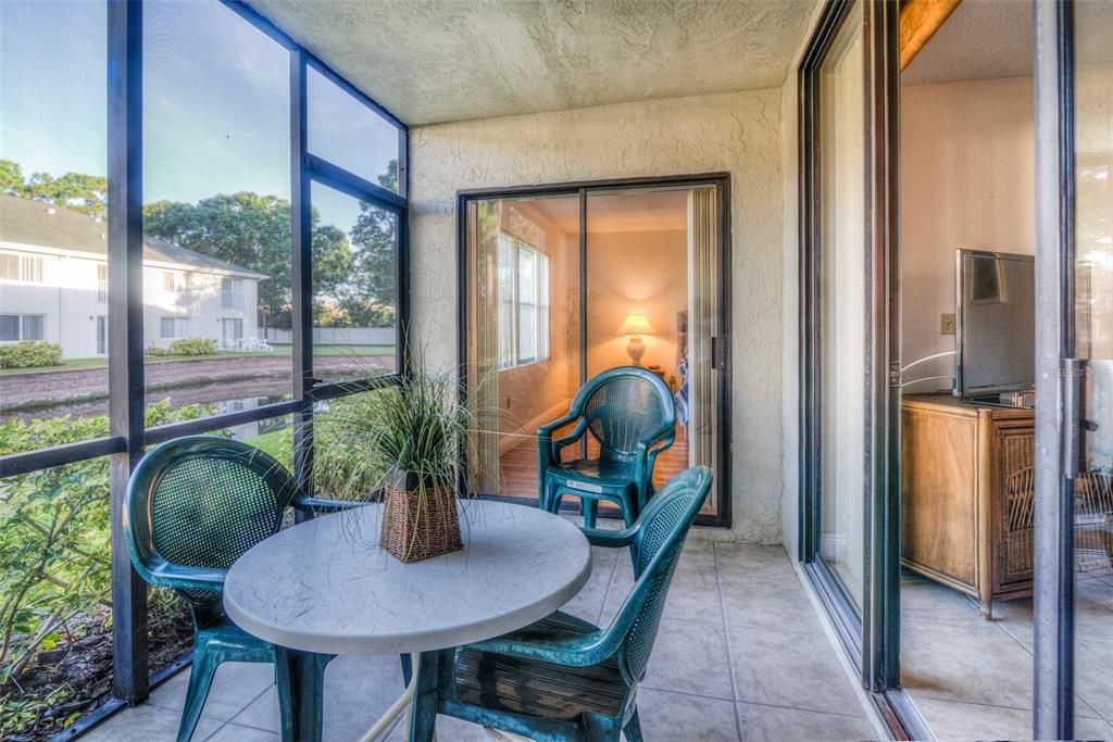 For Sale: $265,000 (2 beds, 2 baths, 1174 Square Feet)