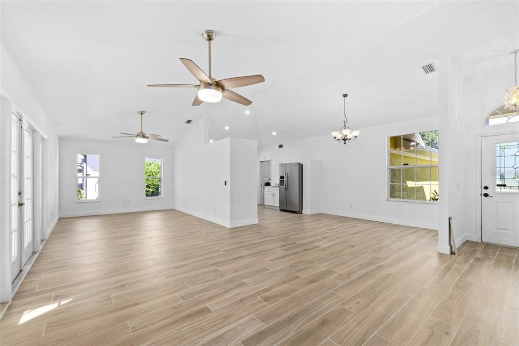 For Sale: $349,900 (3 beds, 2 baths, 1544 Square Feet)