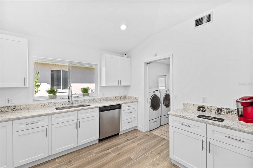 For Sale: $349,900 (3 beds, 2 baths, 1544 Square Feet)