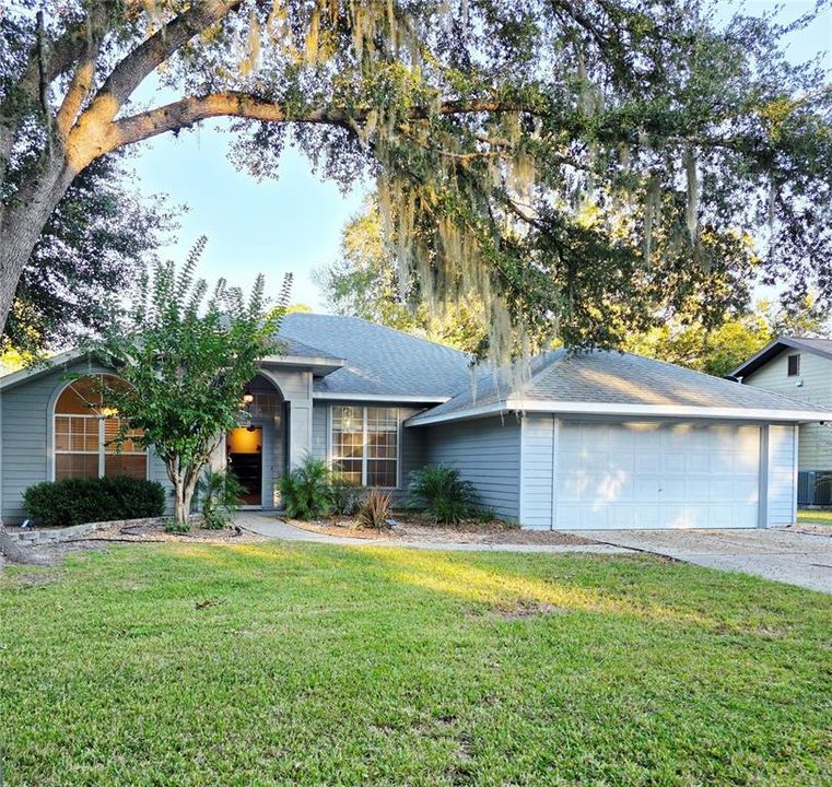 Active With Contract: $370,000 (4 beds, 2 baths, 2178 Square Feet)