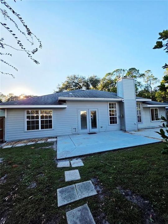 Active With Contract: $370,000 (4 beds, 2 baths, 2178 Square Feet)