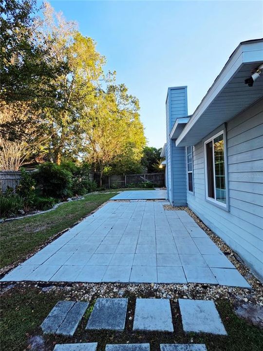 Active With Contract: $370,000 (4 beds, 2 baths, 2178 Square Feet)