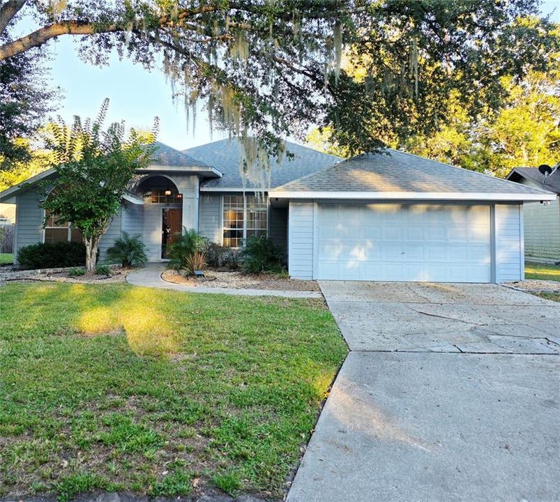 Active With Contract: $370,000 (4 beds, 2 baths, 2178 Square Feet)