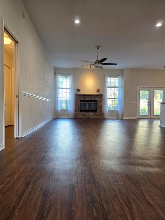 Active With Contract: $370,000 (4 beds, 2 baths, 2178 Square Feet)