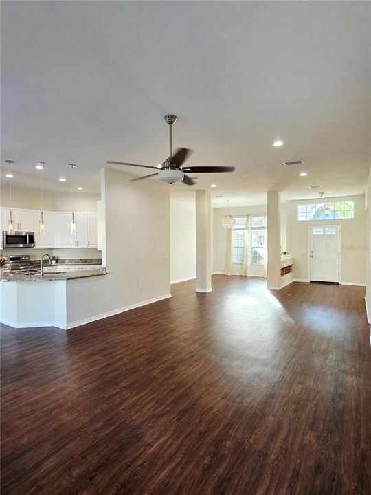 Active With Contract: $370,000 (4 beds, 2 baths, 2178 Square Feet)