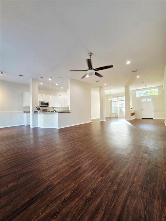 Active With Contract: $370,000 (4 beds, 2 baths, 2178 Square Feet)