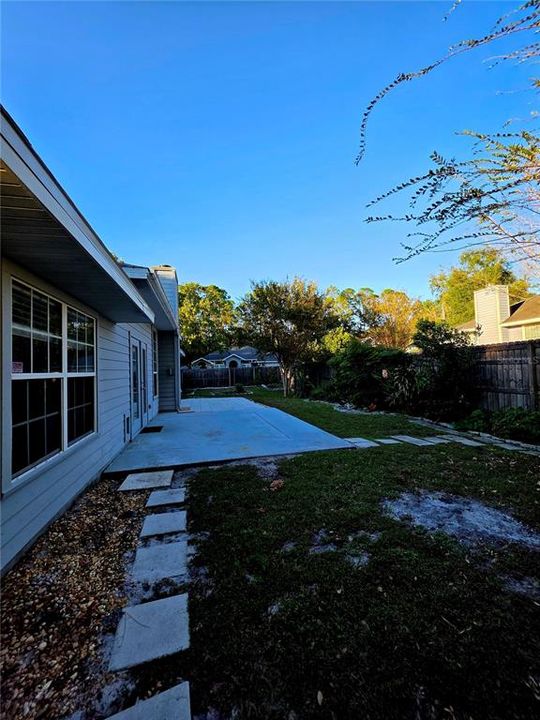 Active With Contract: $370,000 (4 beds, 2 baths, 2178 Square Feet)