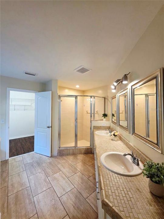 Active With Contract: $370,000 (4 beds, 2 baths, 2178 Square Feet)