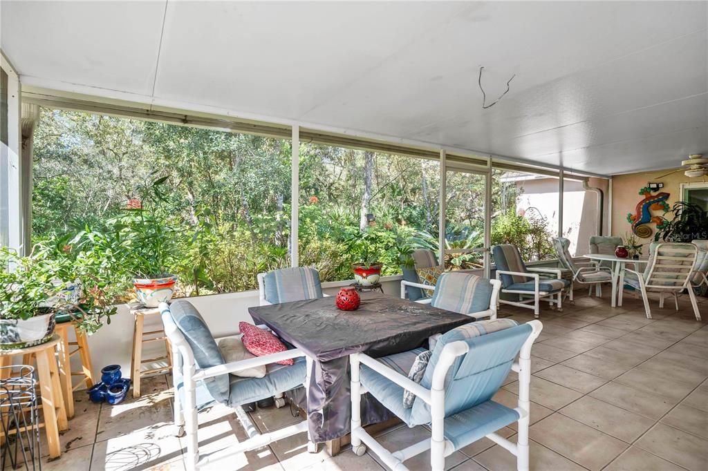 For Sale: $400,000 (3 beds, 2 baths, 1647 Square Feet)