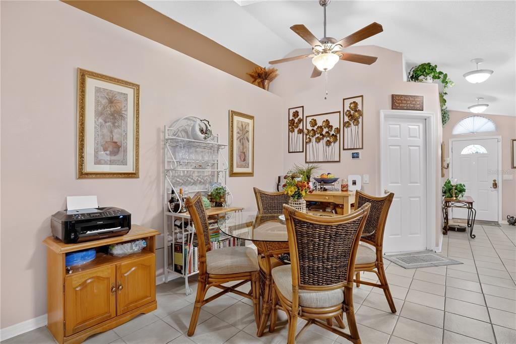 For Sale: $400,000 (3 beds, 2 baths, 1647 Square Feet)