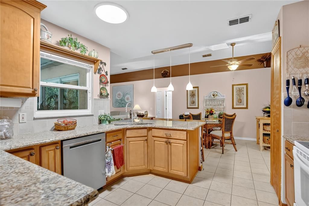 For Sale: $400,000 (3 beds, 2 baths, 1647 Square Feet)