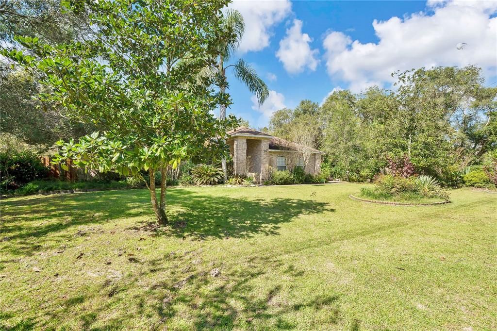 For Sale: $400,000 (3 beds, 2 baths, 1647 Square Feet)